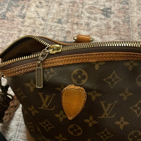 Louis Vuitton Vintage Monogram Locket Horizontal Bag (read description) - Picture 13 of 16